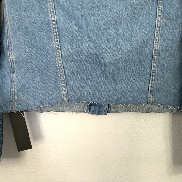 BLANK NYC Denim Jacket Womens Size Small Two Tone Blue Fray Hem NWT - Picture 9 of 10